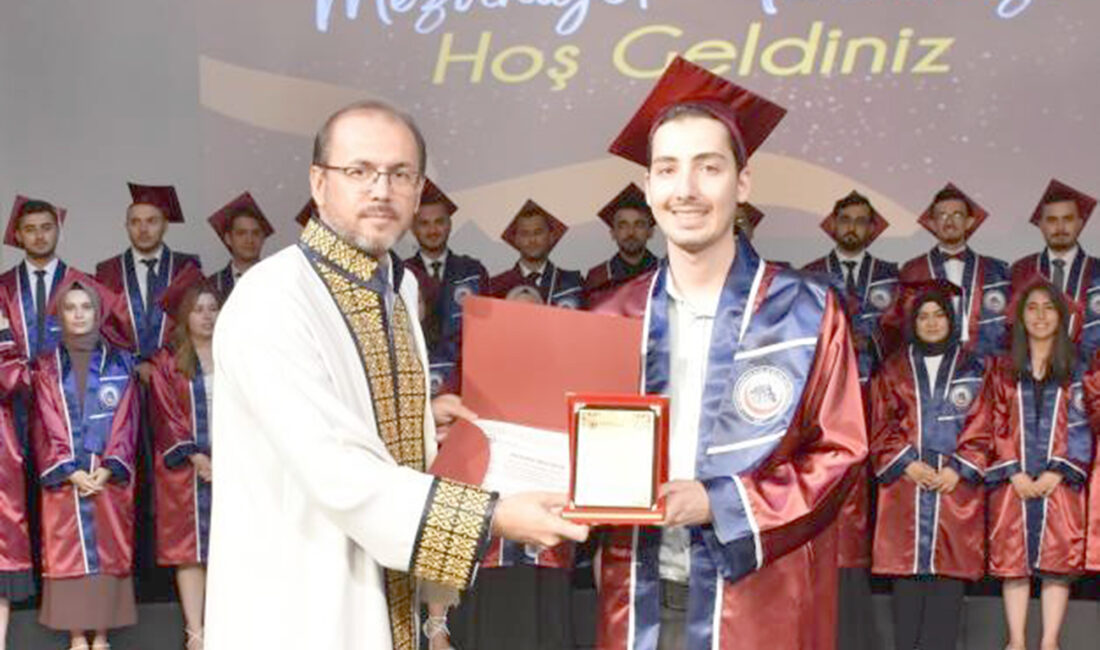AFSÜ Diş Hekimliği Fakültesi (DHF) mezunlarından Merve Ayazoğlu, 2023 Diş