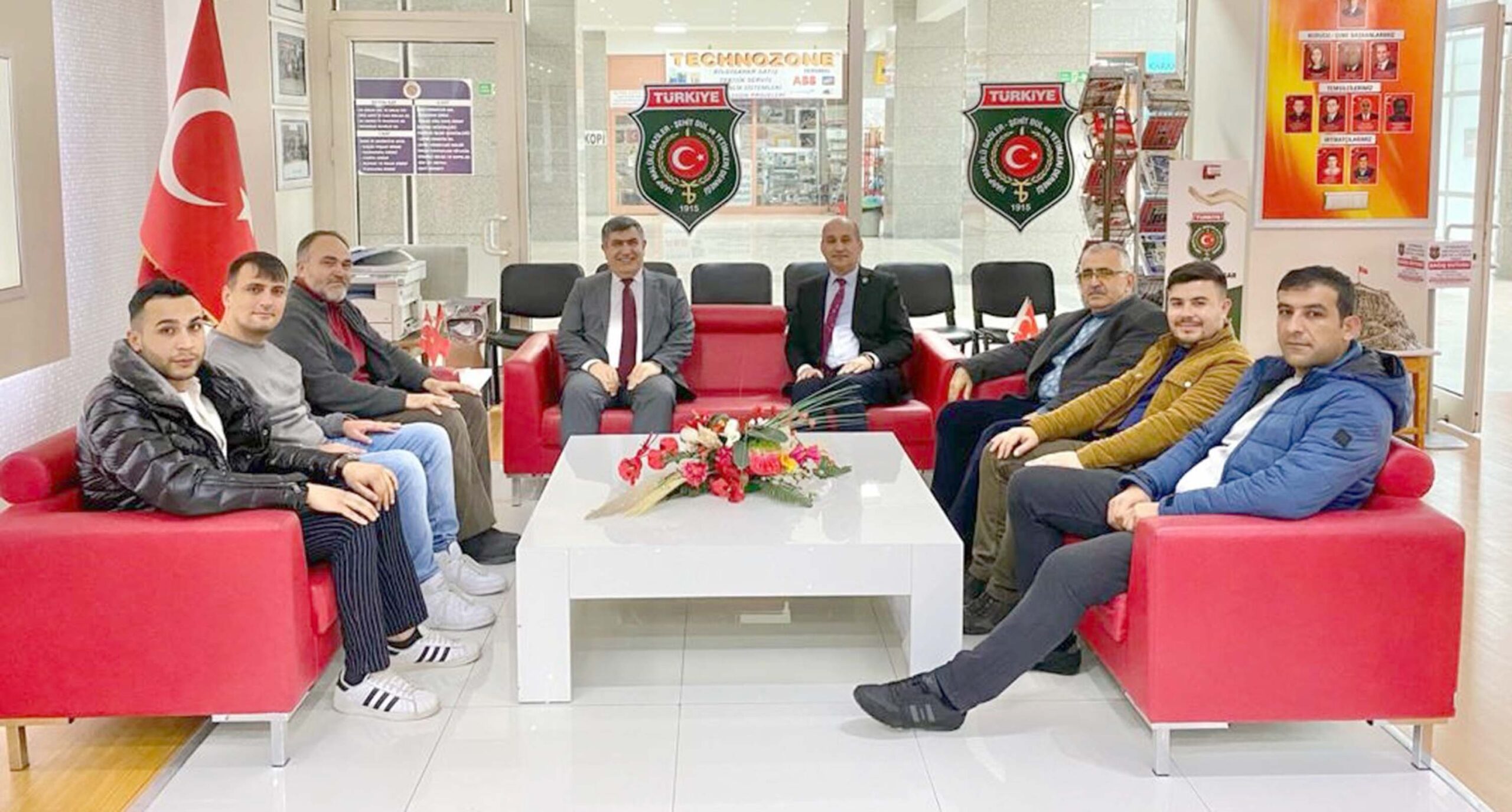 İl Emniyet Müdürü Mahmut Ay, görevi boyunca şehit aileleri ve