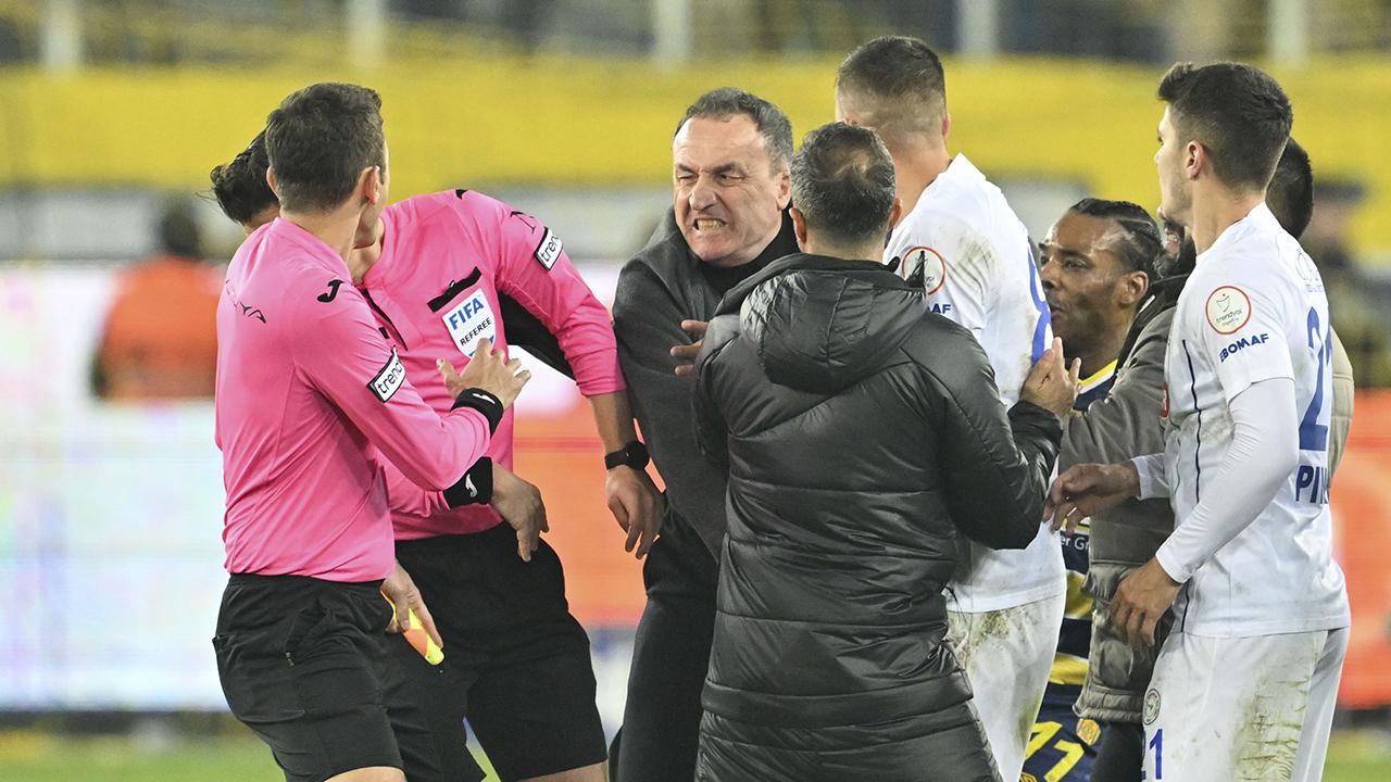 MKE Ankaragücü Başkanı Faruk Koca’nın hakem Halil Umut Meler’e saldırmasının