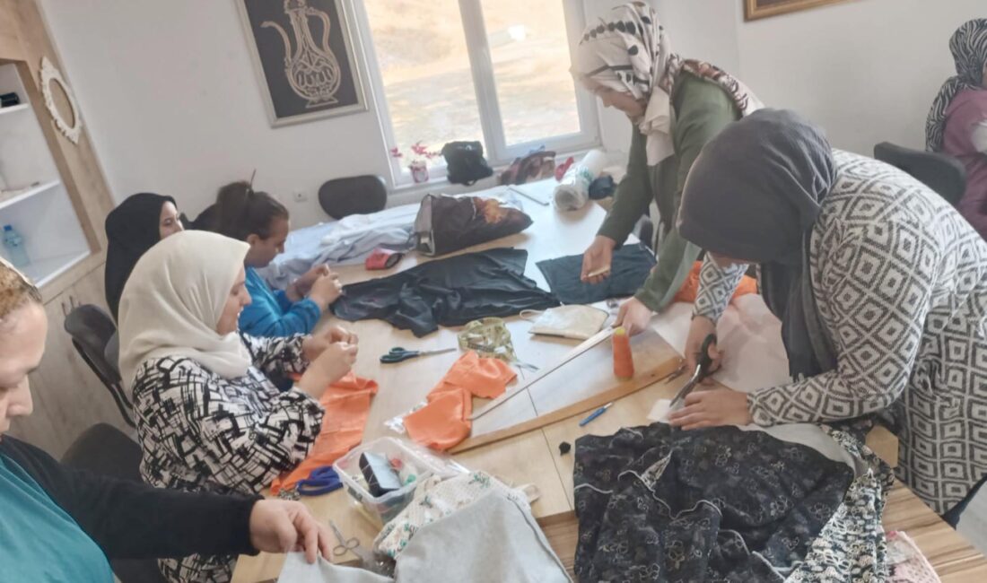   Afyonkarahisar’daki Halk Eğitim Merkezlerinde, Filistinliler için battaniye, polar içlik,