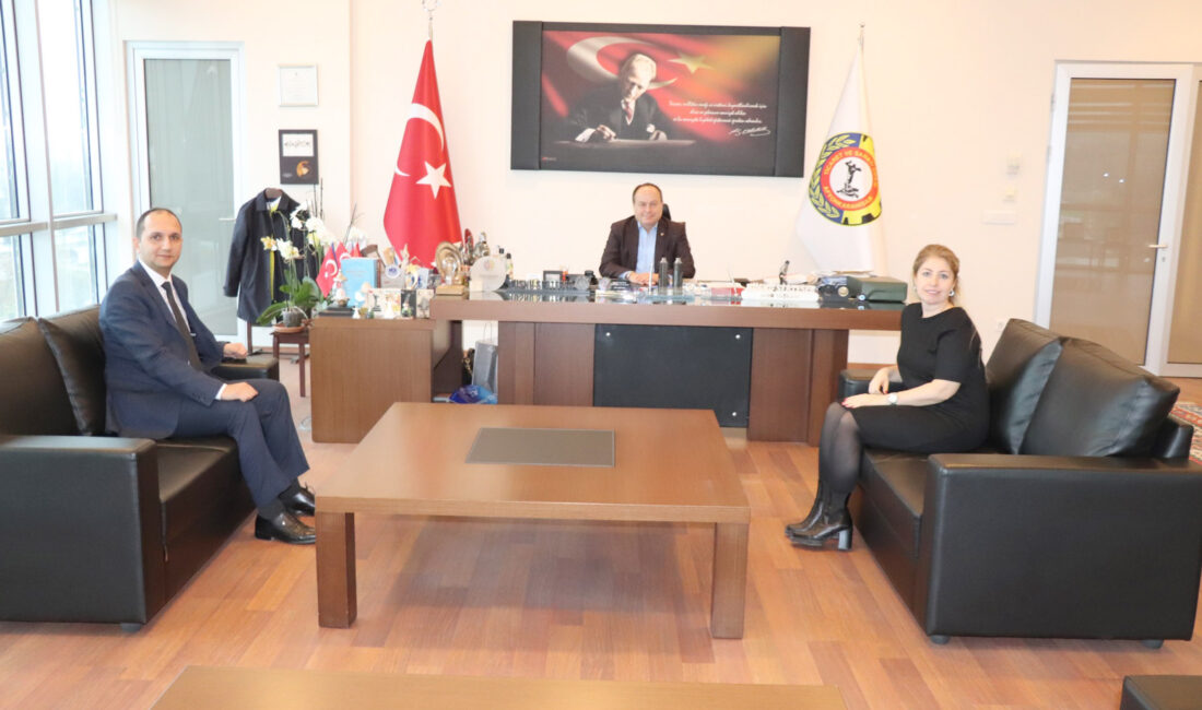 Halkbank’tan Serteser’e ziyaret Türkiye Halk Bankası Kocatepe Şubesi Müdürü Mustafa Alper Karahan ile