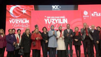 Kocaeli’nin Başiskele ilçesinde düzenlenen “Yeni Çağa İlham Veren Yüzyılın Kadınlarını