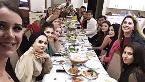 Dilan Polat’ın “Şampiyonlar Ligi” adıyla paylaştığı fotoğrafta yer alan fenomenler