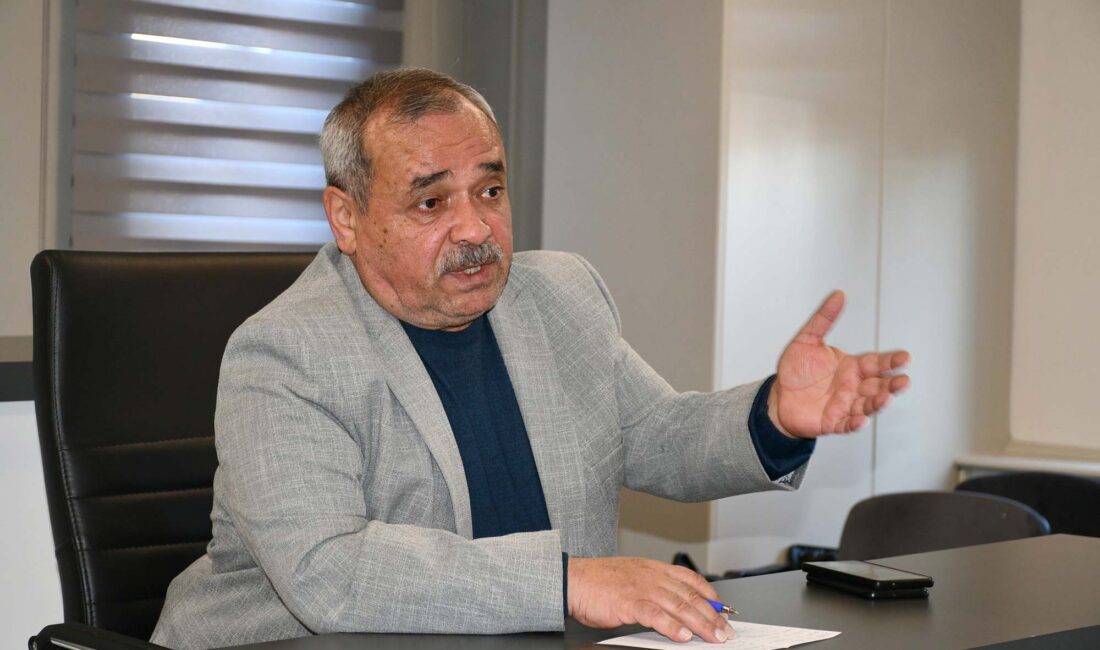 İscehisar Belediye Başkanı Ahmet Şahin, İscehisar Belediyesi birim müdürleriyle bir