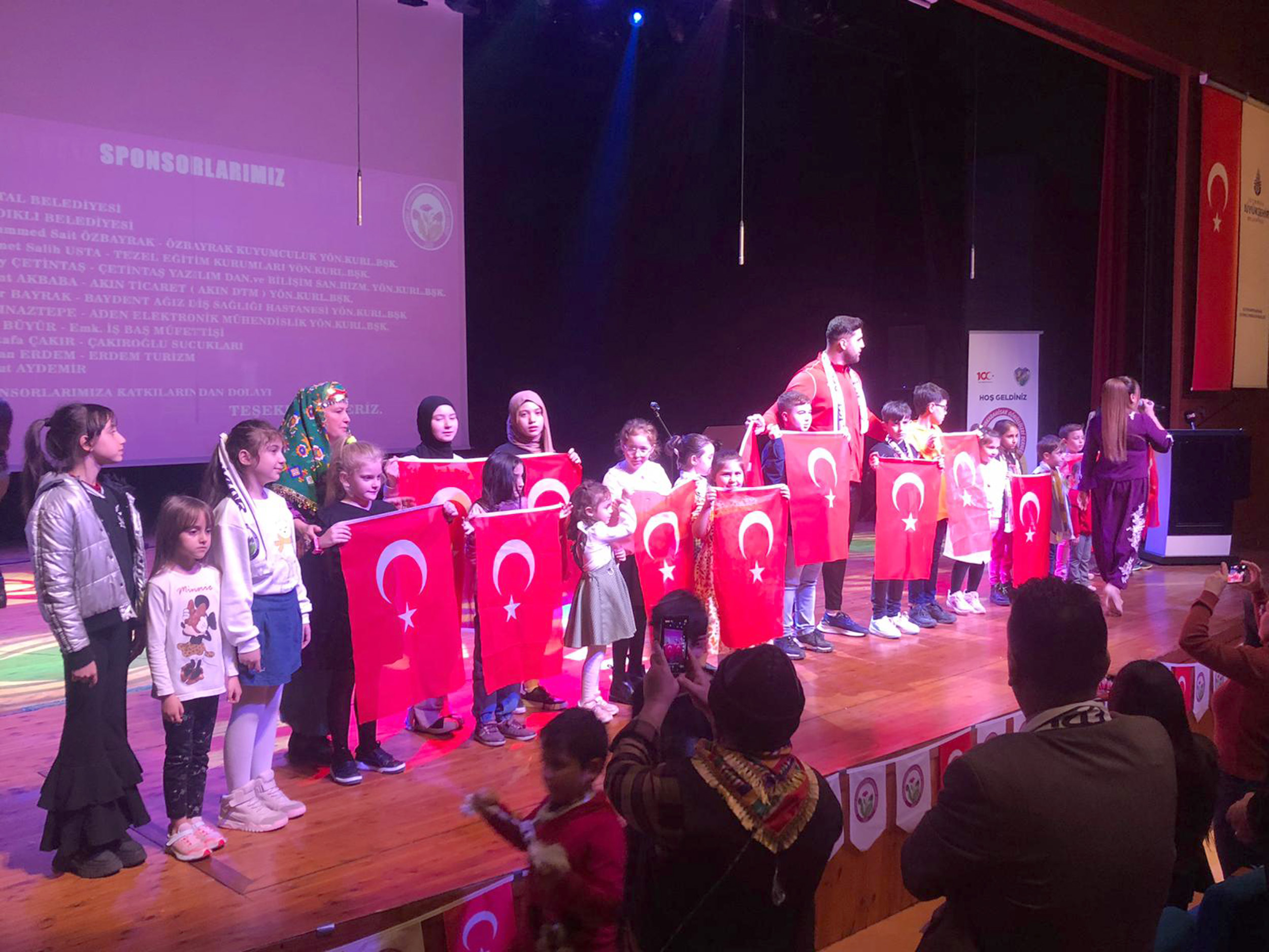 İstanbul Afyonkarahisar Gönüllüleri Derneği yarenlerle kültür şöleni programı düzenledi. Programda