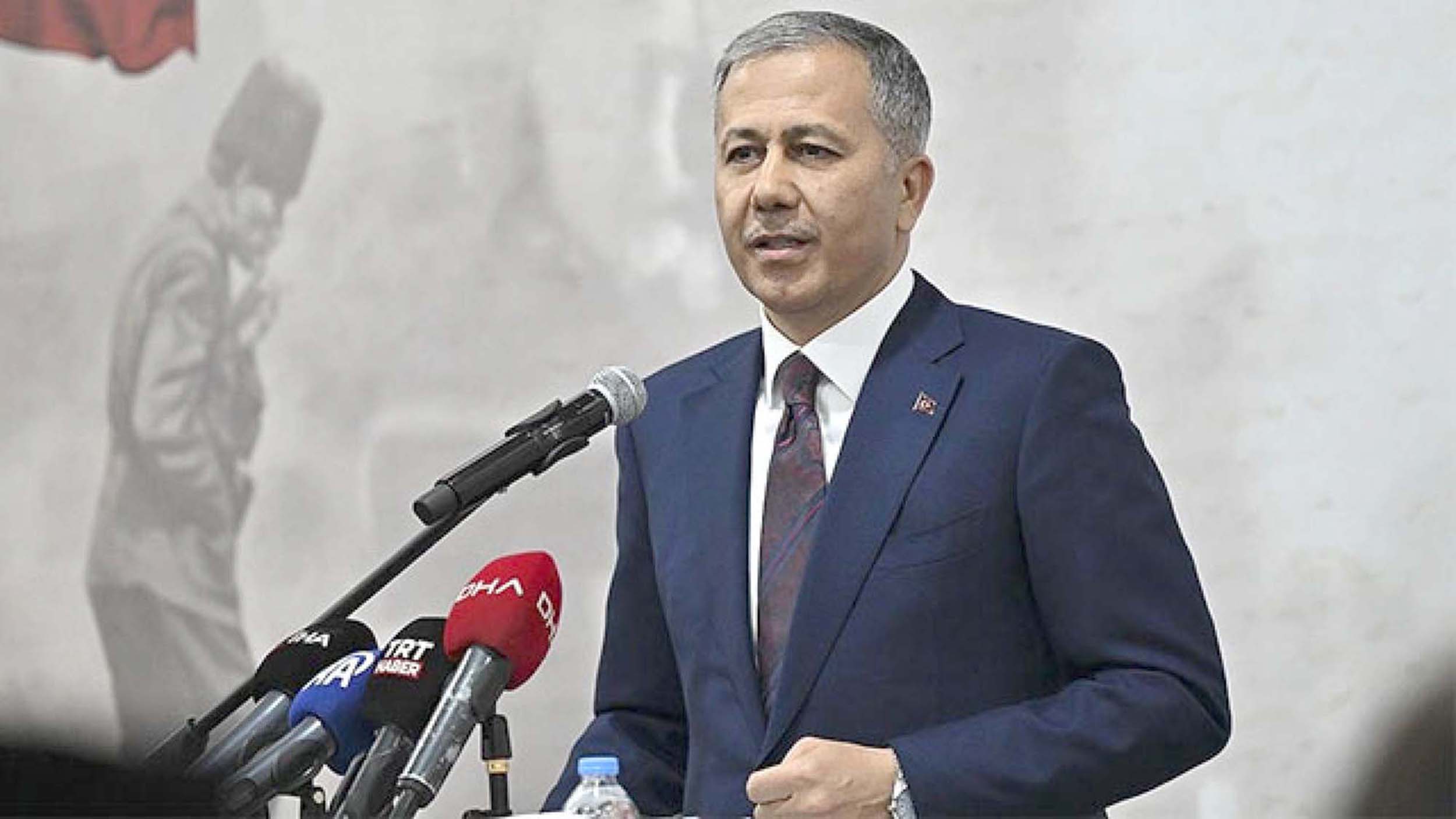 İçişleri Bakanı Ali Yerlikaya, 37 ilde göçmen kaçakçılığı organizatörleri ve