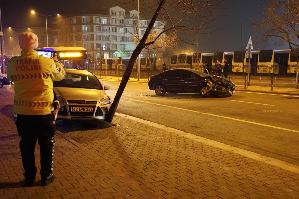 Konya’da bir otomobile çarptıktan sonra duran otomobilin çalındığı ortaya çıktı.
