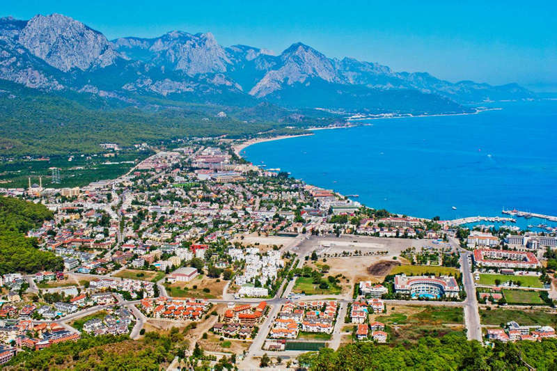 Antalya Emniyet Müdürlüğü ekipleri, farklı suçlardan kesinleşmiş hapis cezası olan