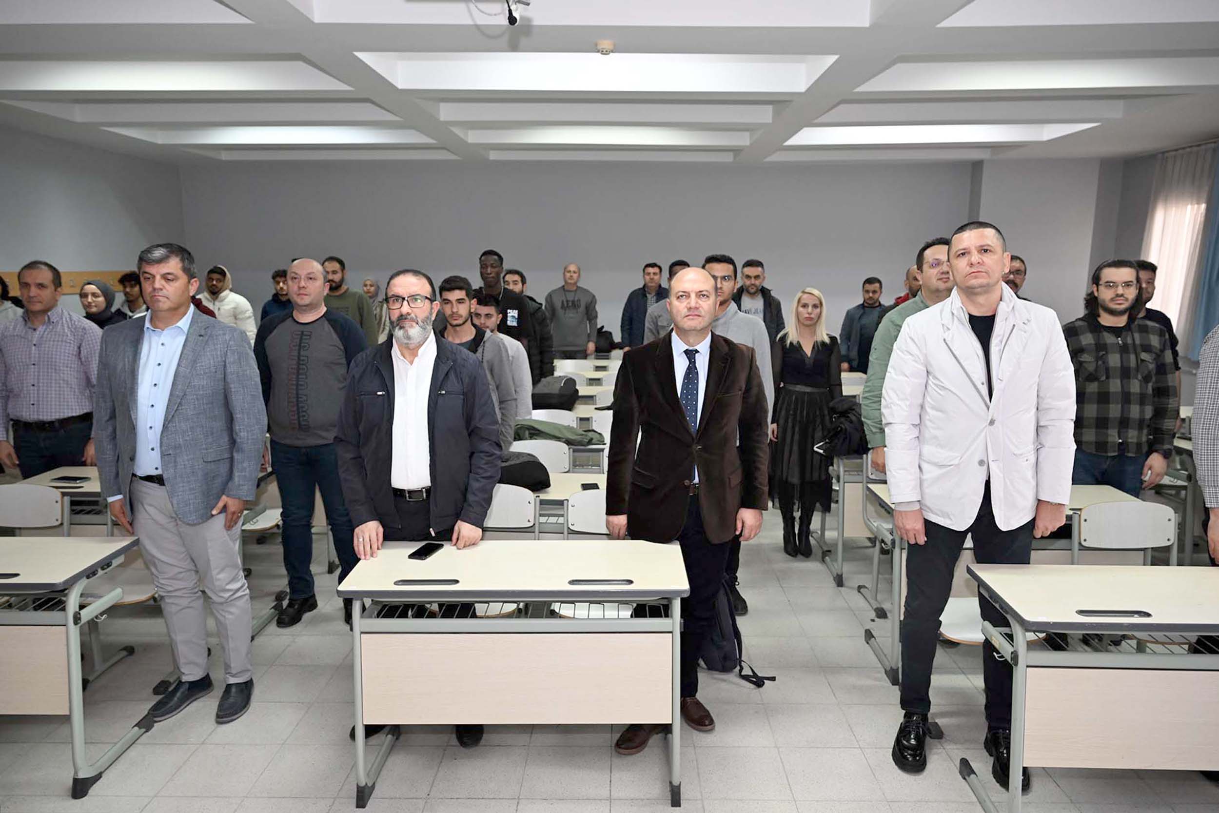 AKÜ’de düzenlenen Madenciler Günü programında konuşan AKÜ Maden Mühendisliği Bölüm
