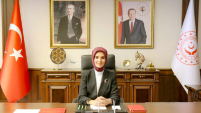 Aile ve Sosyal Hizmetler Bakanı Mahinur Özdemir Göktaş, evlerinde bakılan