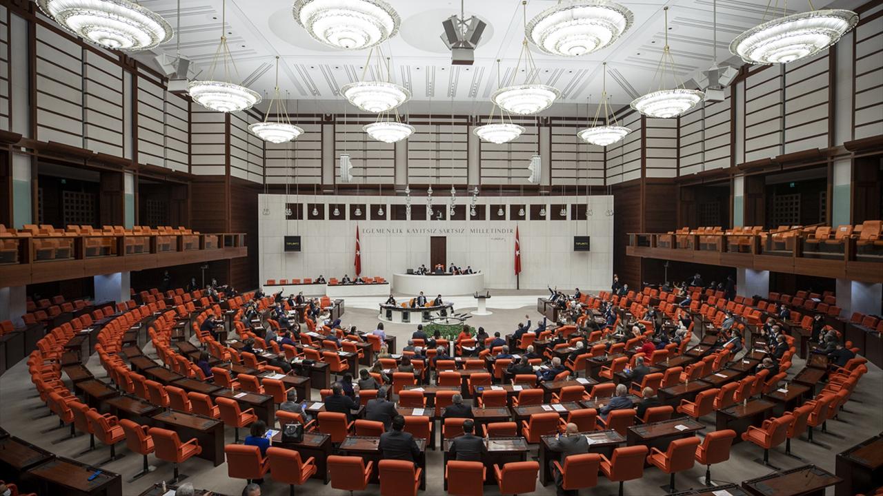 Çalışan emeklilere ödemenin bu hafta içinde yapılması planlanıyor. Çiftçi Kayıt