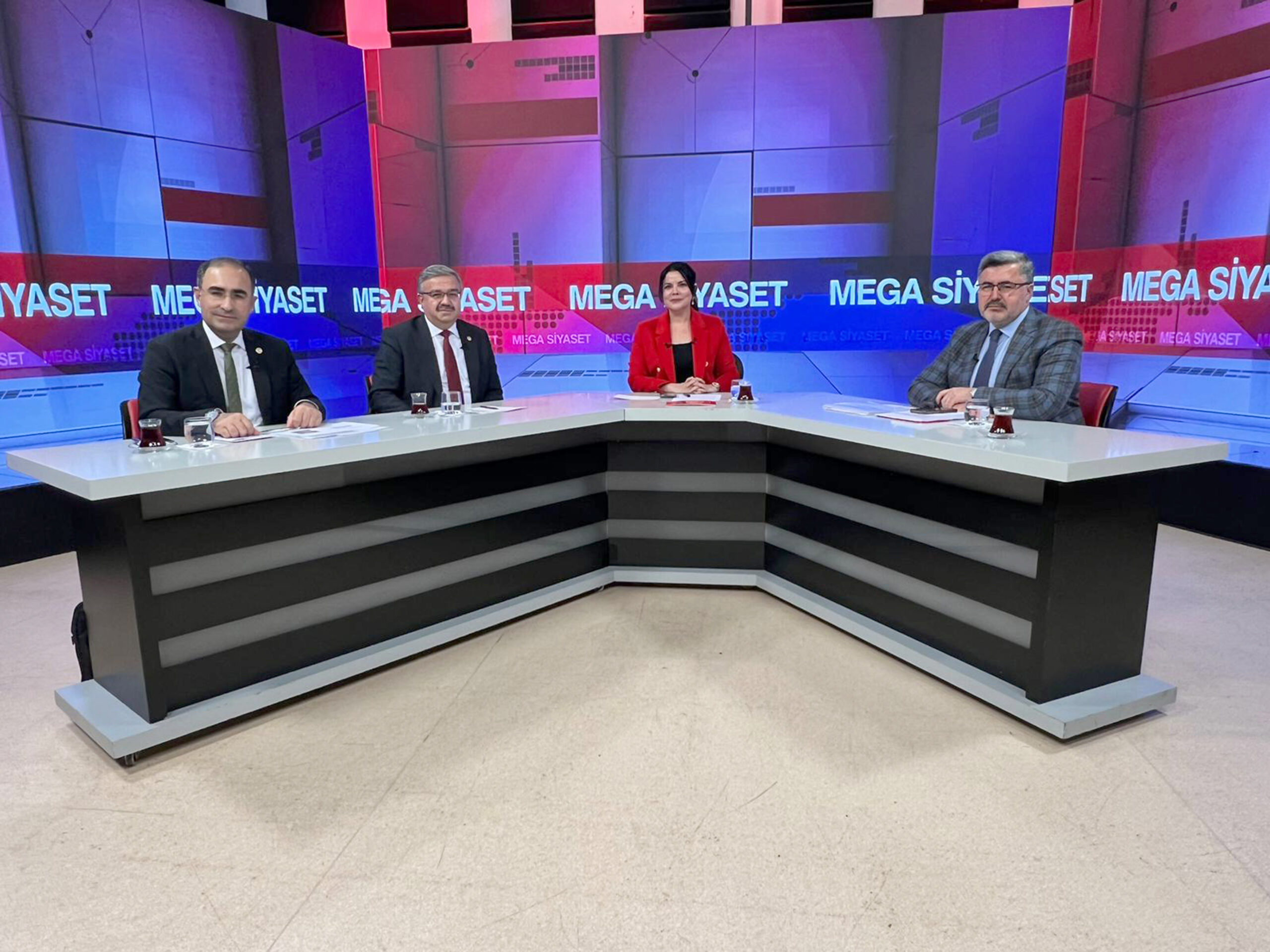 Kanal 3’te Megabirlik Genel Müdürü Selcen Dilek Çöygün’ün sunduğu Mega