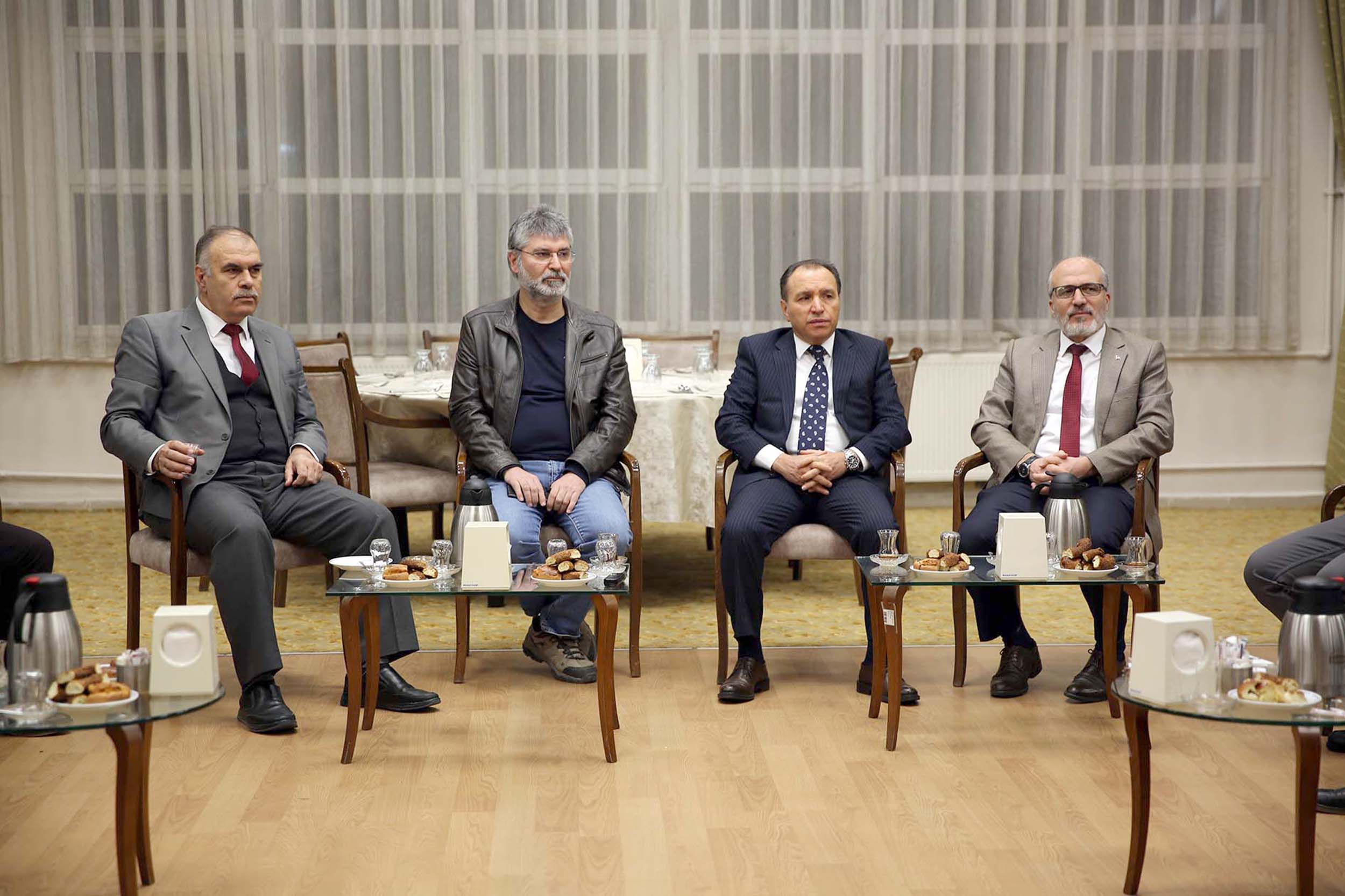 AKÜ tarafından düzenlenen Çarşamba Sabah Toplantısı’nda konuşan AKÜ Rektörü Prof.