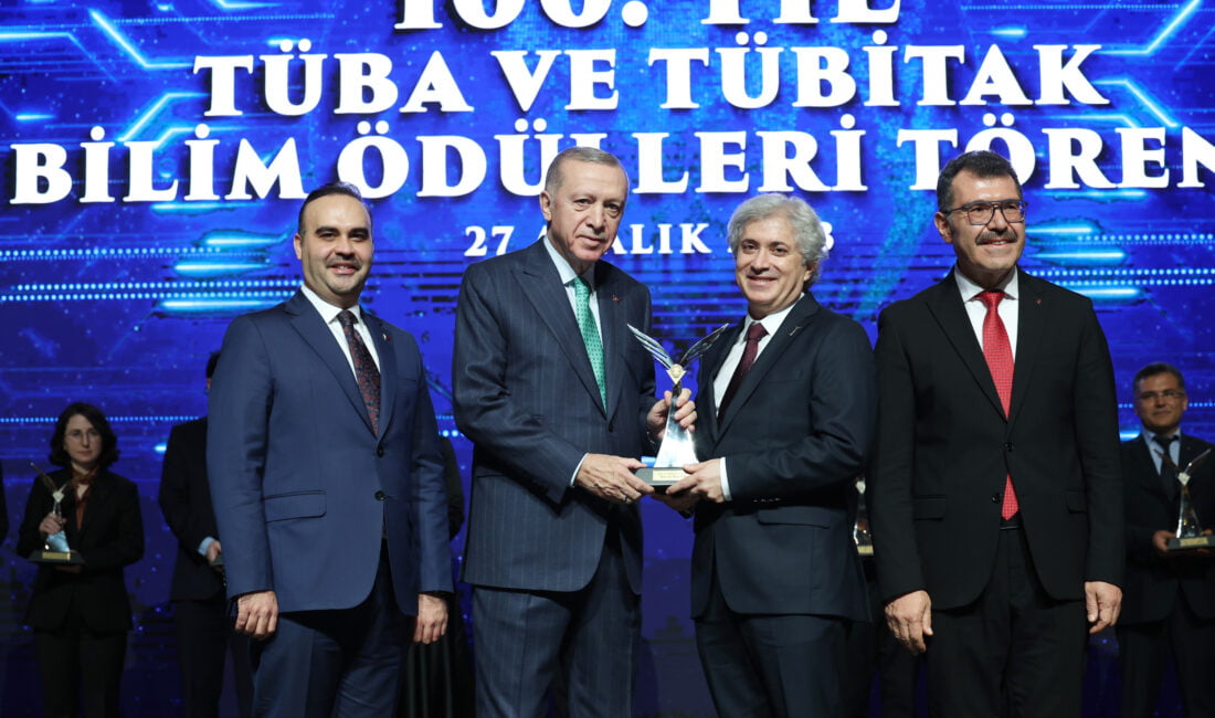 Akdeniz Üniversitesi Tıp Fakültesi Öğretim Üyesi Prof. Dr. Ömer Özkan,