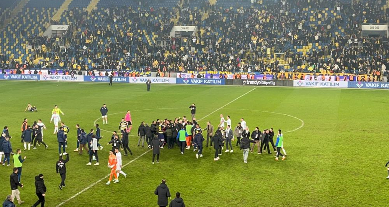 MKE Ankaragücü-Çaykur Rizespor maçının hakemi Halil Umut Meler’e yapılan saldırı