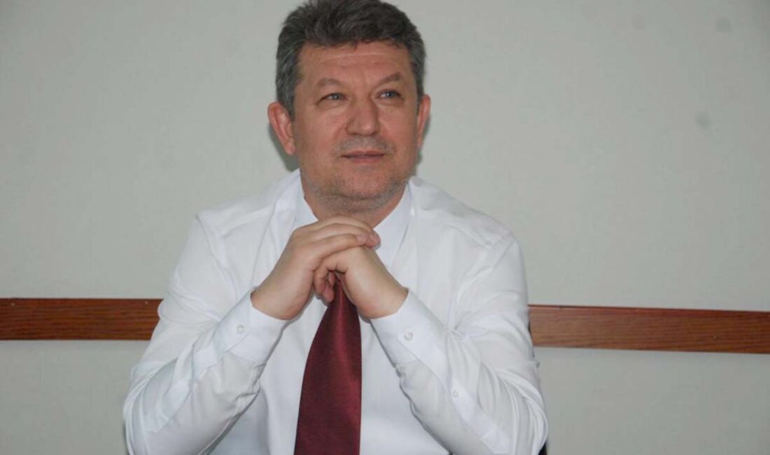 AK Parti Afyonkarahisar Belediye Başkan aday adayı Semai Kaya, vatandaşlardan