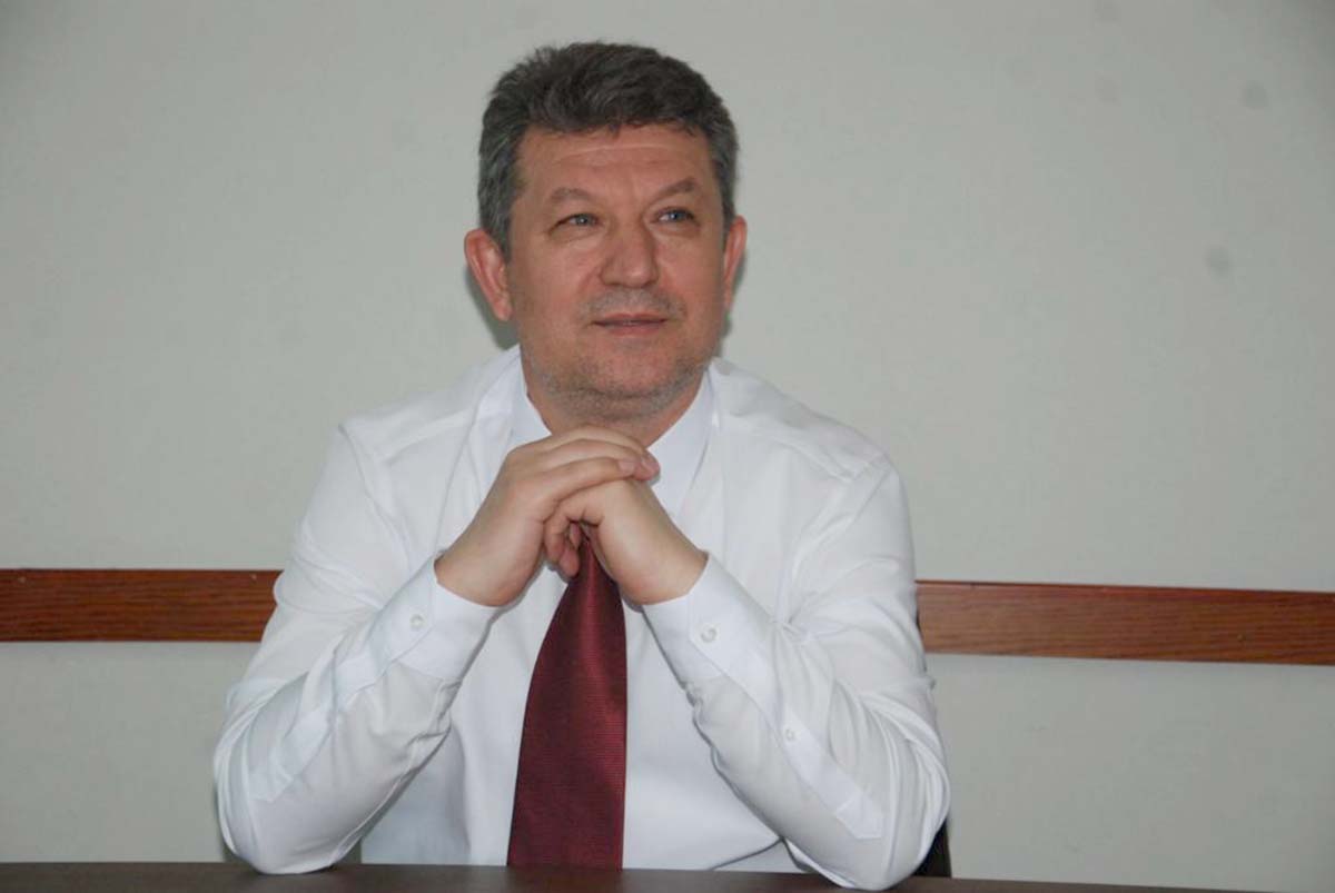 AK Parti Afyonkarahisar Belediye Başkan aday adayı Semai Kaya, vatandaşlardan