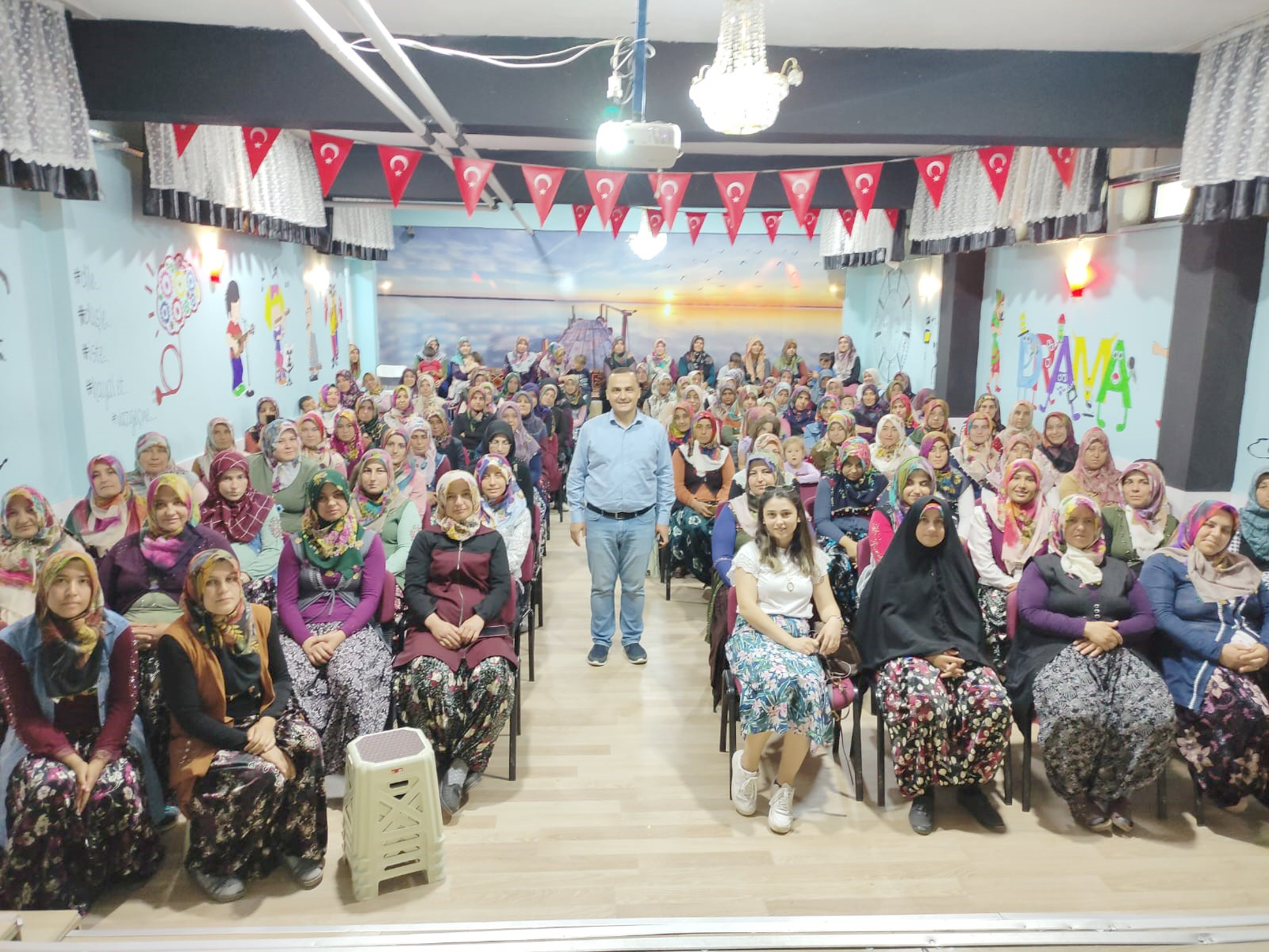 Afyonkarahisar Sandıklı 75. Yıl İlkokulu Müdürü Mehmet Yılmaz tarafından başlatılan