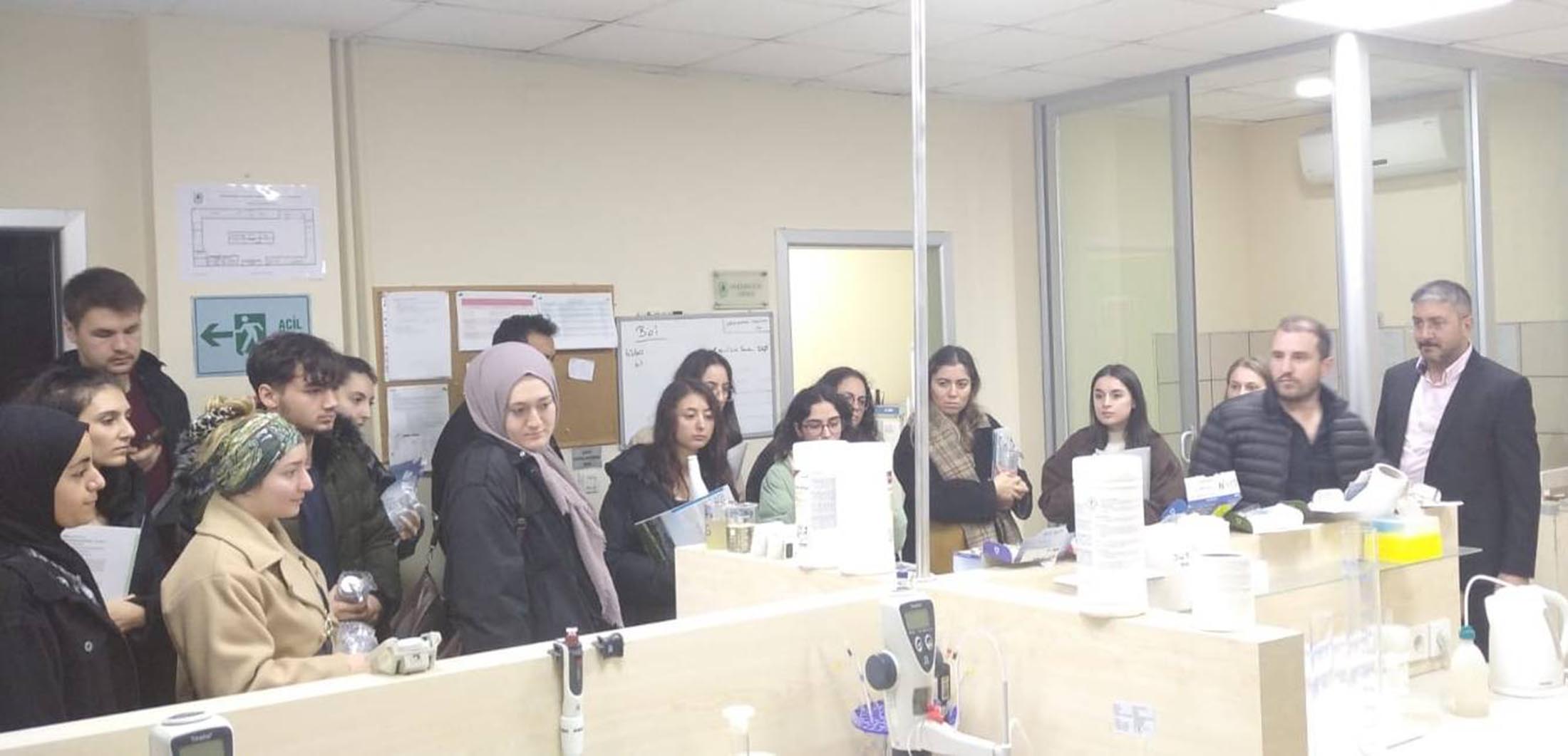 AFSÜ’nün öğrencileri, Afyonkarahisar Atık Su Arıtma Birliği tesisini ziyaret ederek