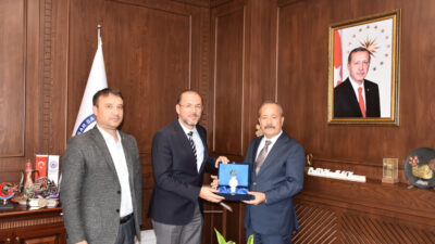 Afyonkarahisar’daki Beton Travers Fabrikası’nı ziyaret eden MHP Afyonkarahisar Milletvekili Mehmet