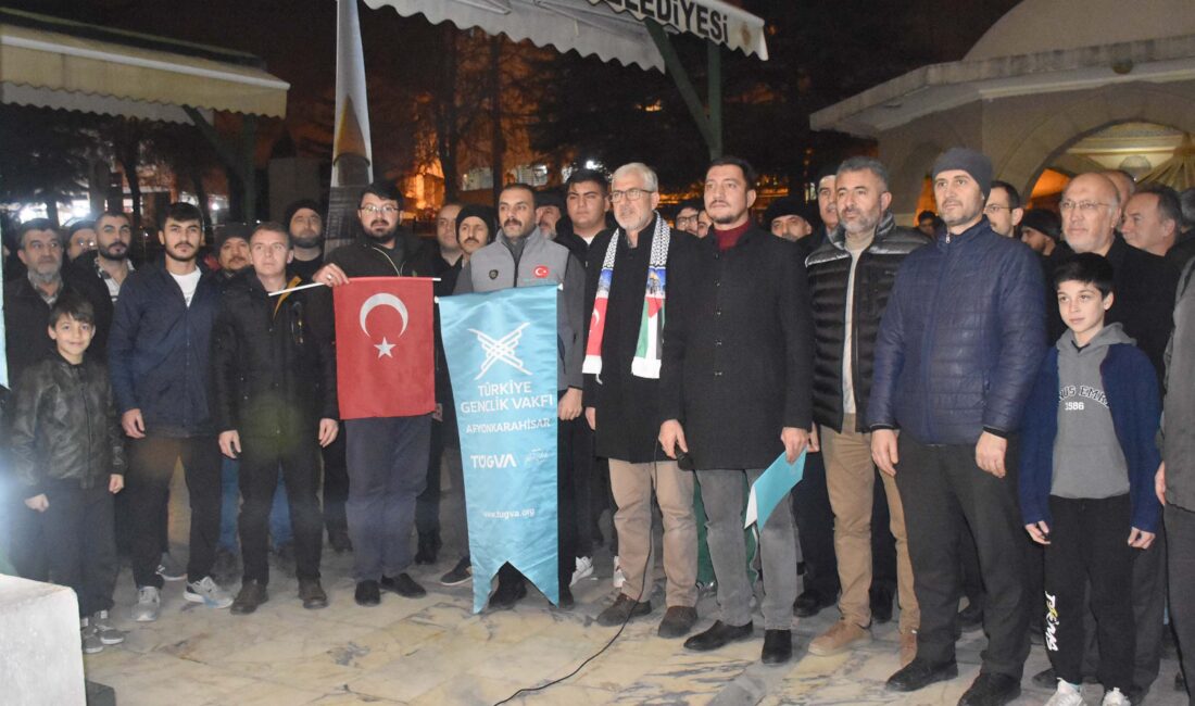 Afyonkarahisar’da Türkiye Gençlik Vakfı (TÜGVA) üyeleri, ABD’nin Birleşmiş Milletler Güvenlik