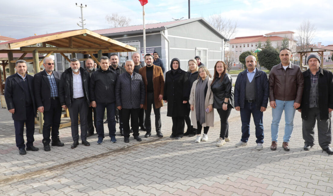 Mareşal Fevzi Çakmak Mahallesi sakinleriyle bir araya gelen Belediye Başkanı