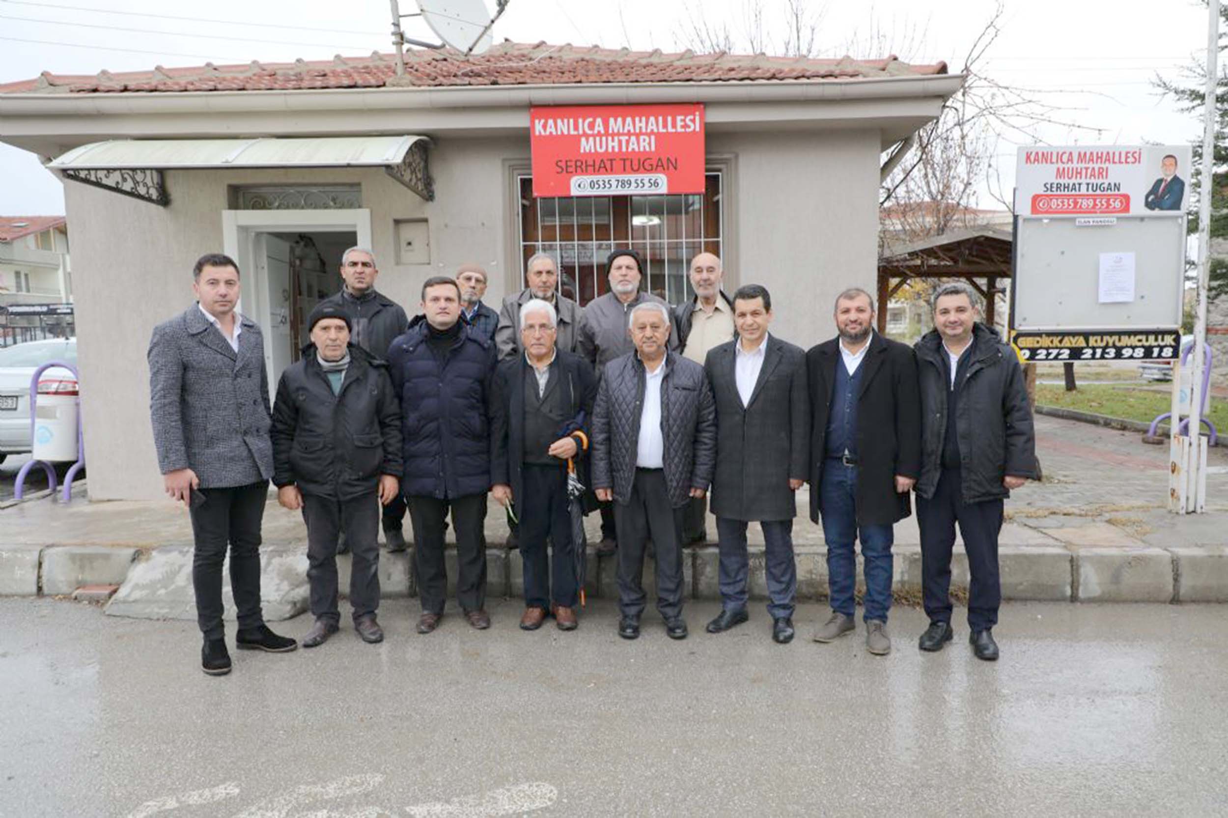 Kanlıca Mahallesi sakinleriyle bir araya gelerek taleplerini alan Belediye Başkanı