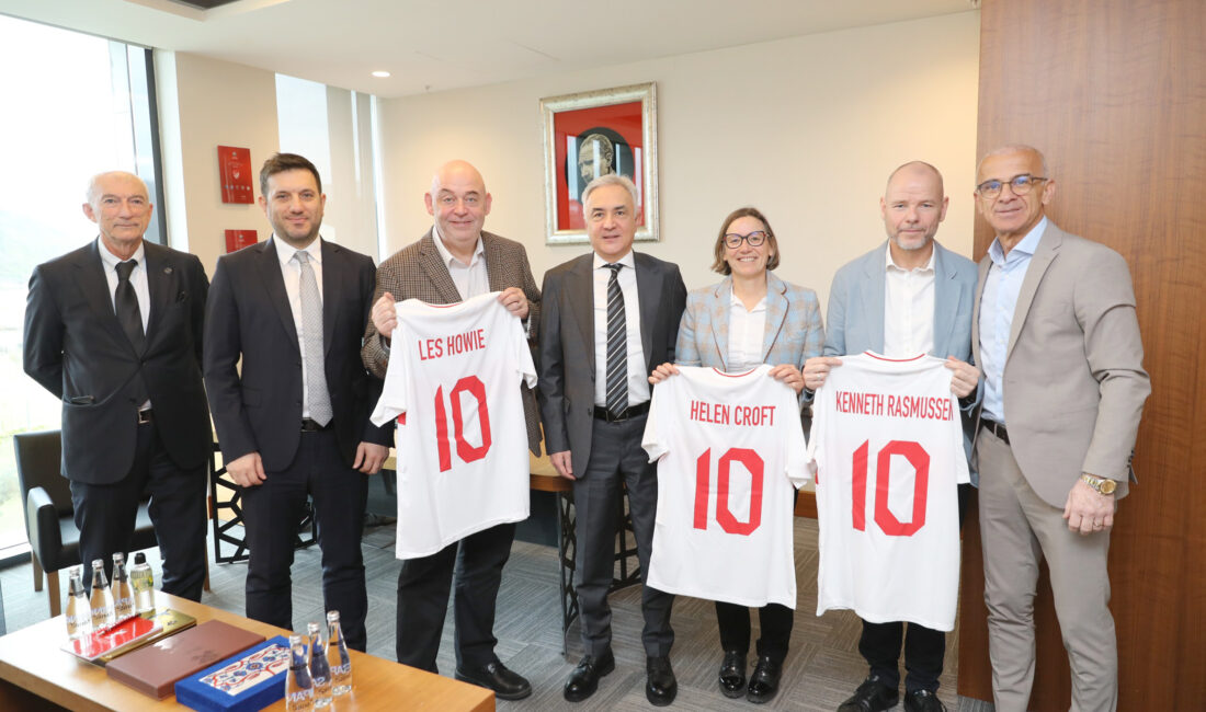 UEFA yetkililerinden oluşan bir heyet, Grassroots alanında gelişimi sağlamaya yönelik