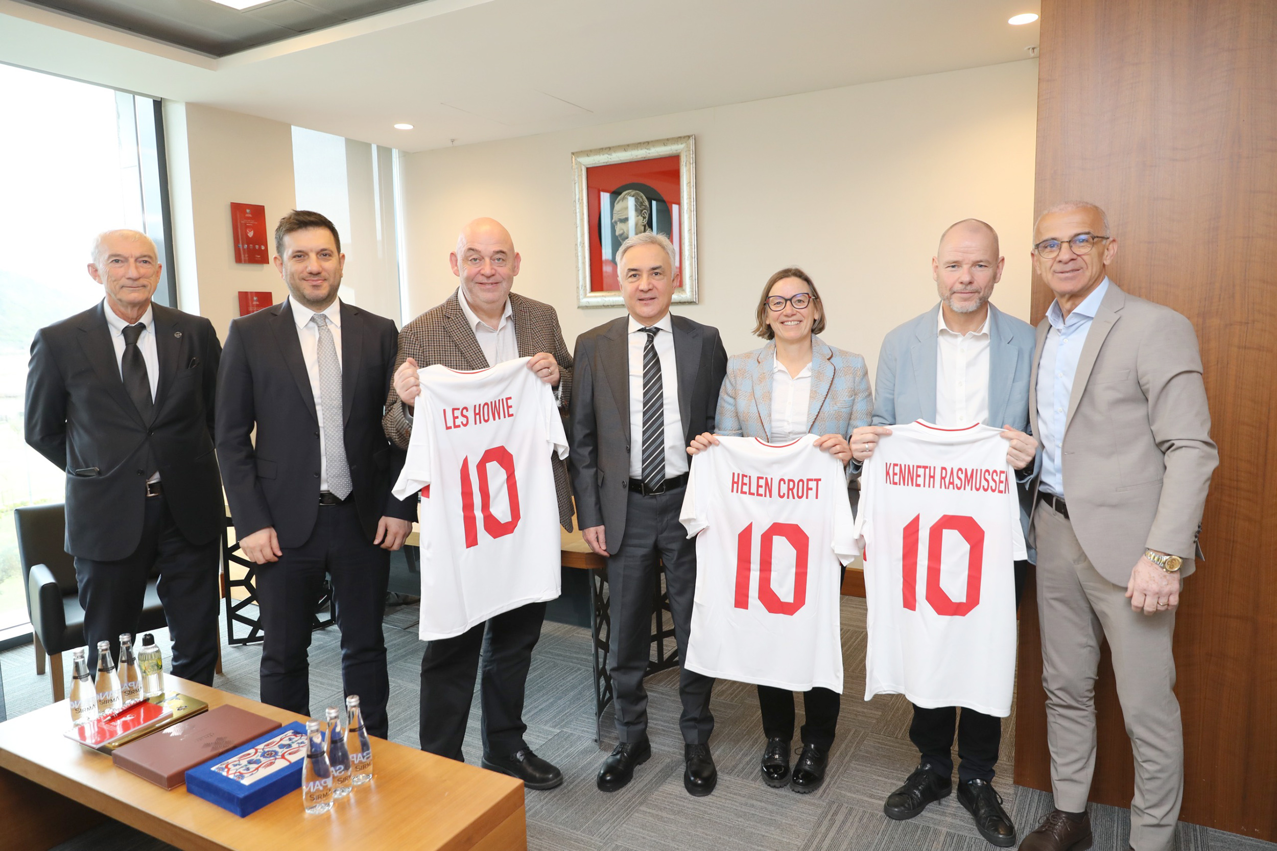 UEFA yetkililerinden oluşan bir heyet, Grassroots alanında gelişimi sağlamaya yönelik