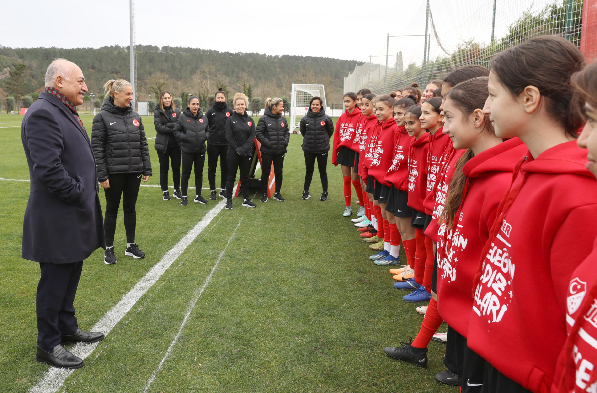 Türkiye Futbol Federasyonu’nun Ülker ile birlikte hayata geçirdiği “Geleceğin Yıldız
