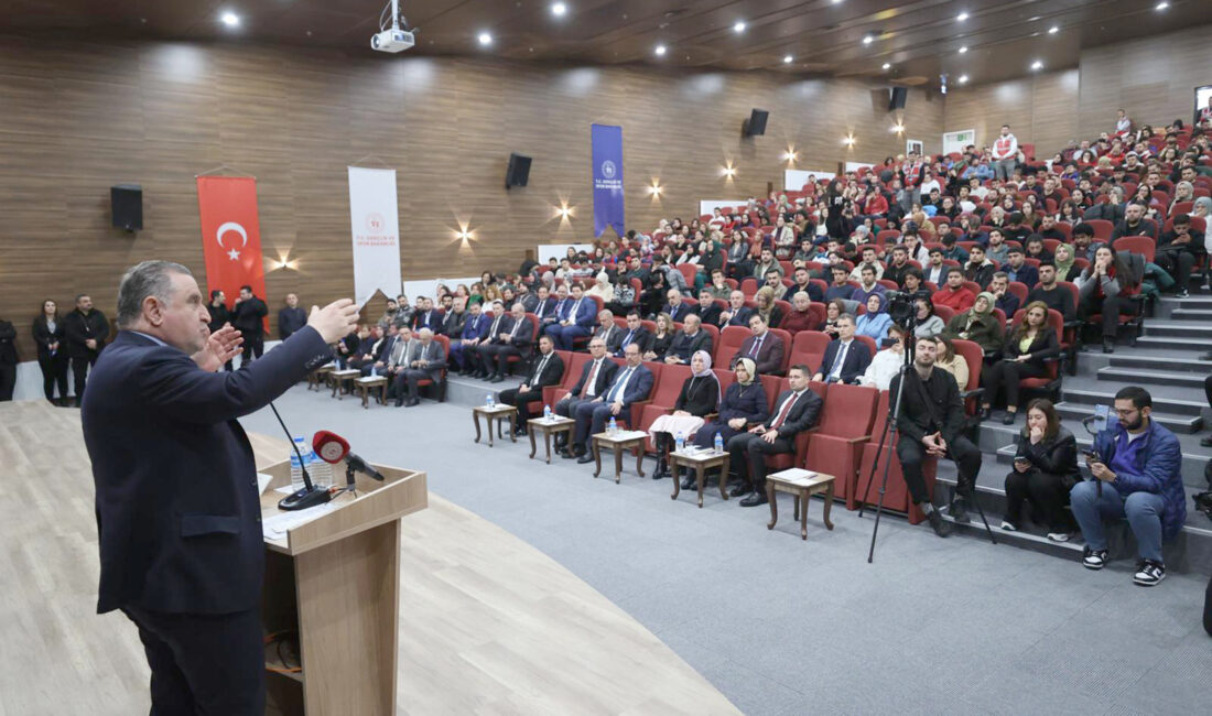 “Mutlaka sivil toplum kuruluşlarında görev alın özelinde de spor kulüplerinde