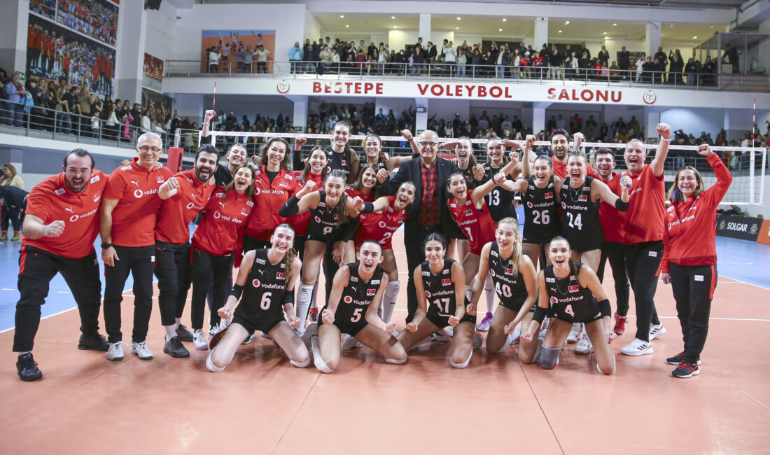 SALON: TVF Beştepe HAKEMLER: Andrei Dan (Romanya), Symeon Tononidis (Yunanistan)