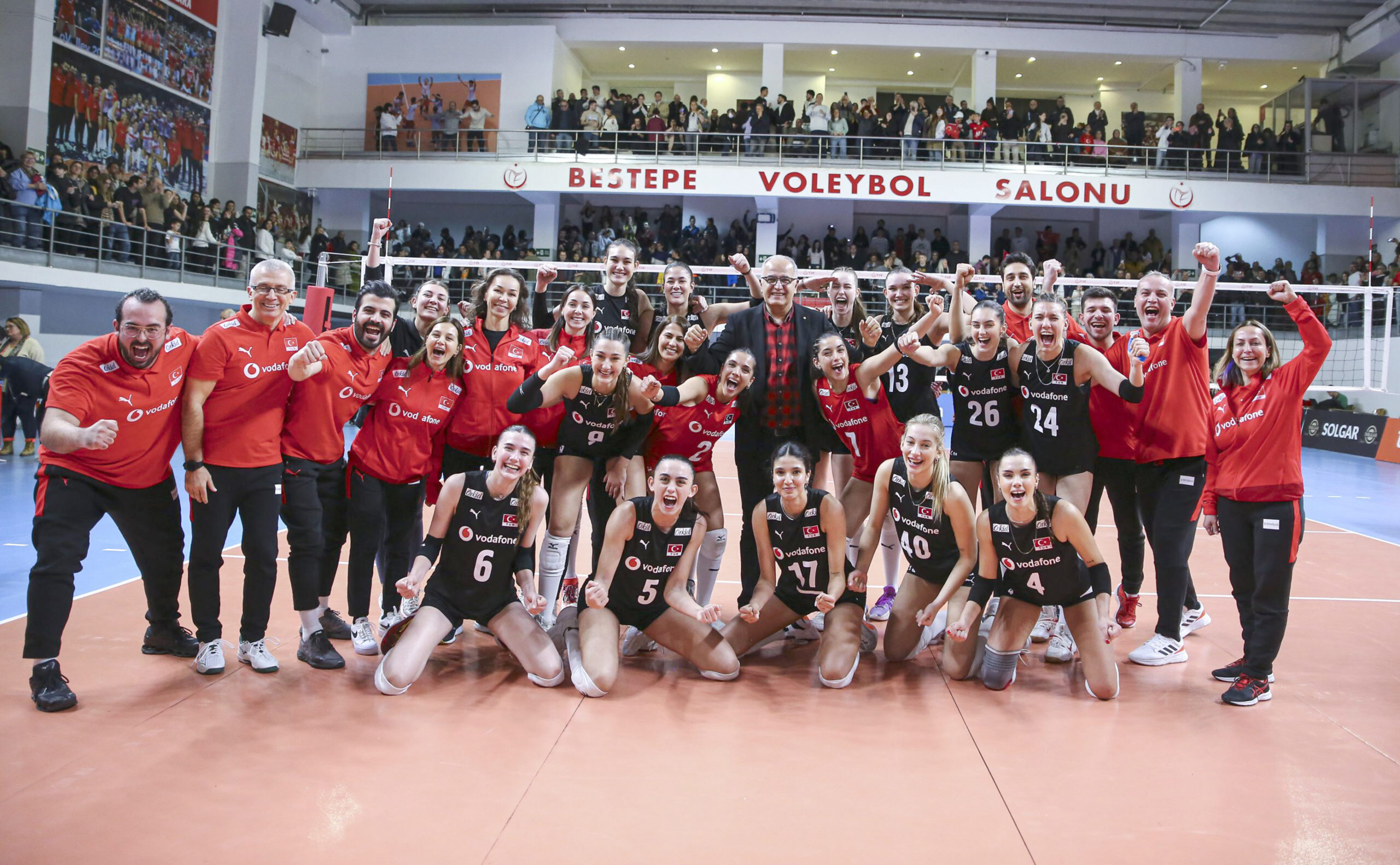 SALON: TVF Beştepe HAKEMLER: Andrei Dan (Romanya), Symeon Tononidis (Yunanistan)