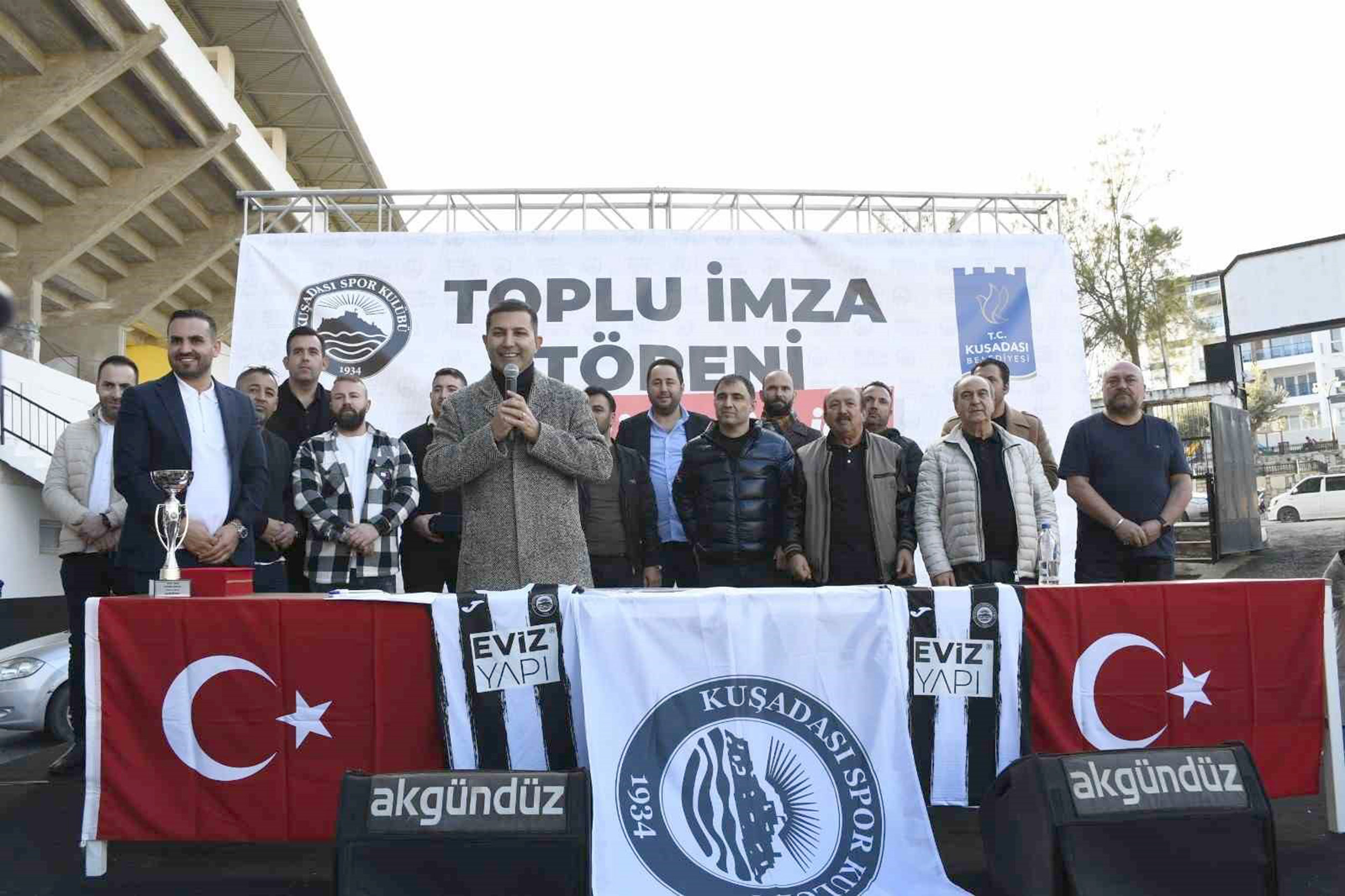 TFF 3. Lig 3’üncü Grup’ta zirveyi hedefleyen Kuşadasıspor, devre arasında