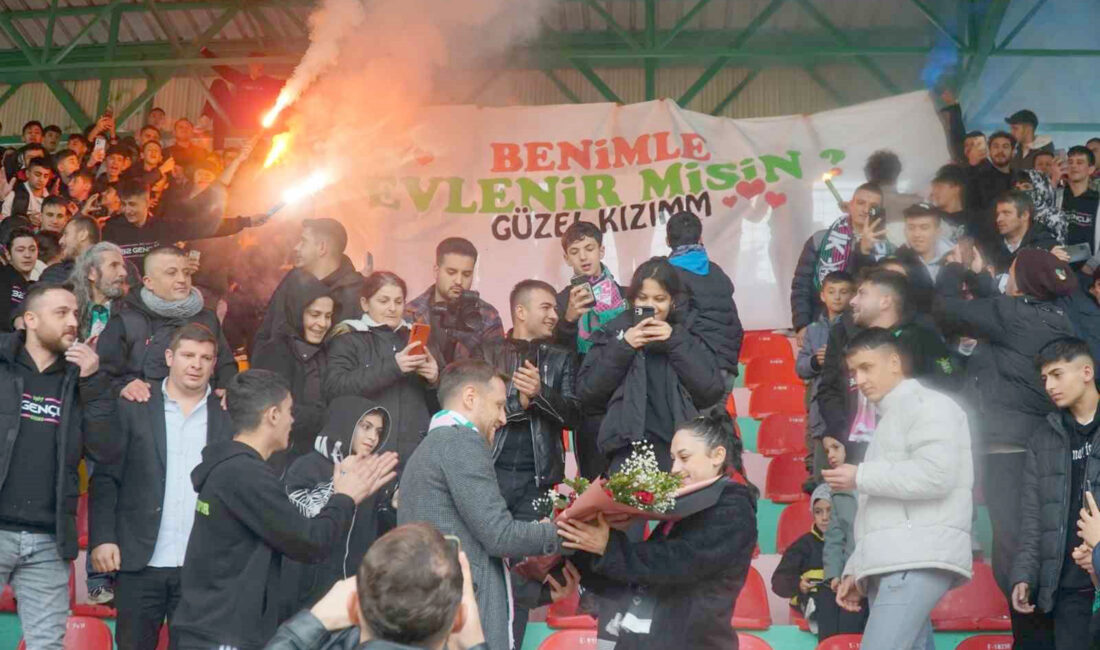 Tribünde evlilik teklifi TFF 2. Lig Kırmızı Grup’un 21. haftasında oynanan Isparta 32
