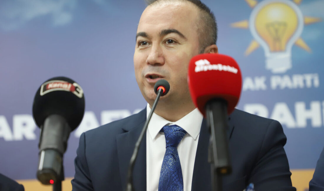   AK Parti İl Başkanlığı’nda konuşan AK Parti Afyonkarahisar Belediye