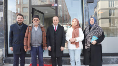 Afyonkarahisar’da Anbaryolu’ndaki esnafları ziyaret eden AK Parti Afyonkarahisar Belediye Başkan