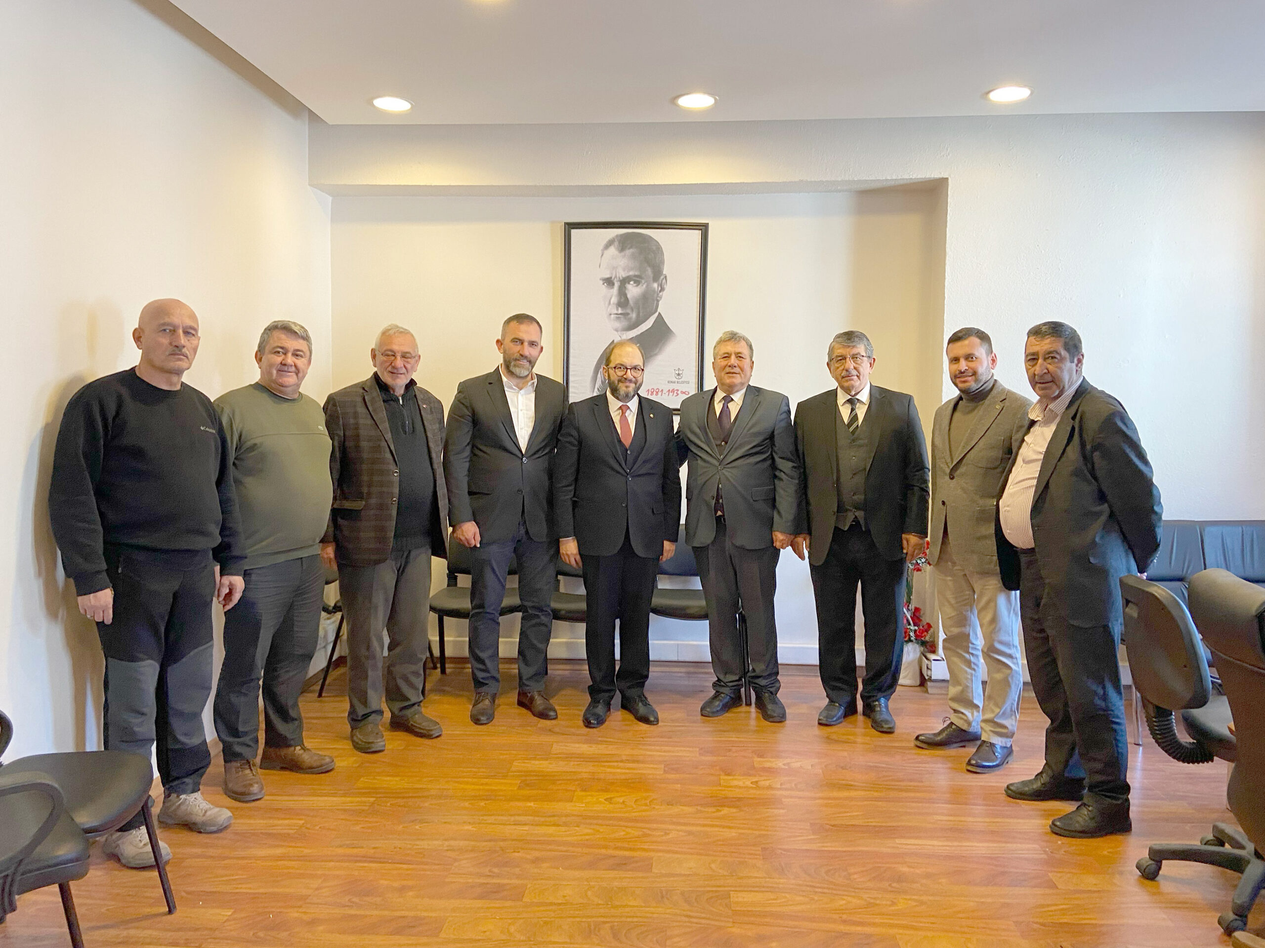Afyon Gazeteciler Cemiyetini ziyaret eden ATSO heyeti Başkan İsmail Akar’a