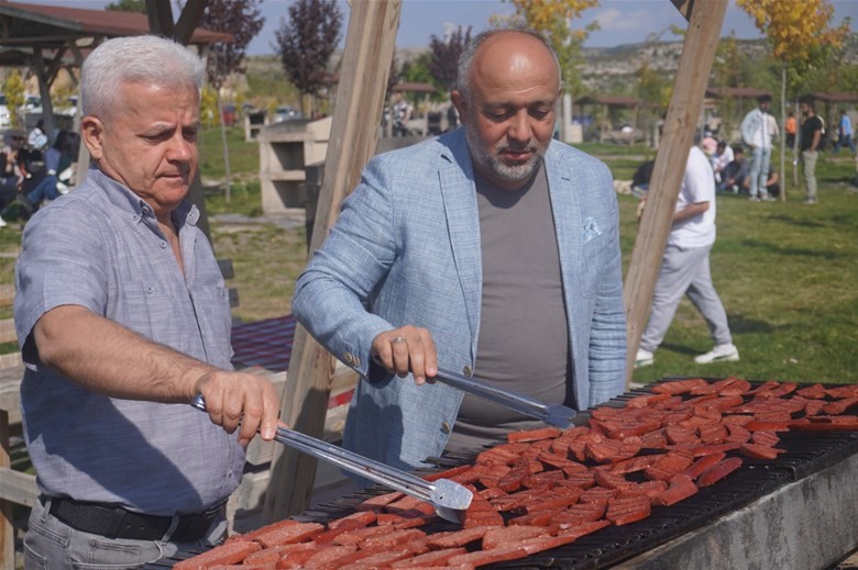 Afyonkarahisar’da Gençlik ve Spor Bakanlığı (GSB) yurtlarında kalan öğrencilere her