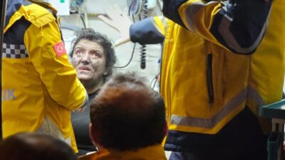 Diyarbakır’ın Bağlar ilçesinde bir evde şarjda unutulan telefonun bataryasının patlaması