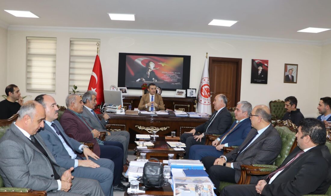 Afyonkarahisar Emirdağ Kaymakamı Osman Bilici, öğrencilerin teknoloji bağımlılığı da olmak