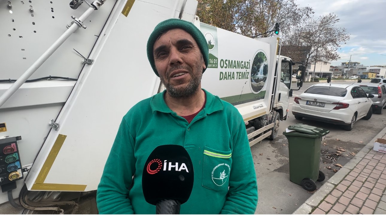 Bursa’da temizlik görevini yaparken bir yandan da horon oynayan temizlik