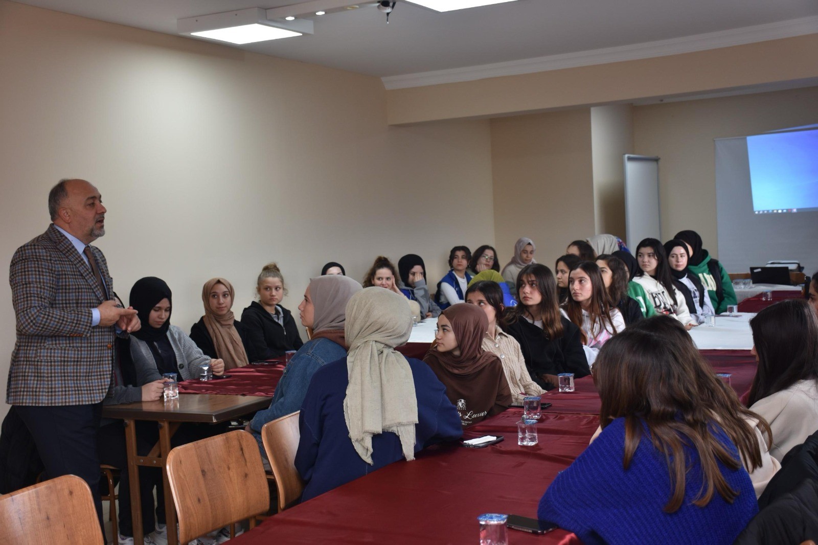 Afyonkarahisar Susuz Mesleki Teknik Anadolu Lisesi öğrencileri, “Tercih Senin” projesi