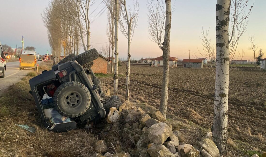 Refüje devrilen arazi aracında 4 kişi yaralandı Afyonkarahisar’da yol kenarındaki refüje devrilen arazi aracında 4 kişi yaralandı.
