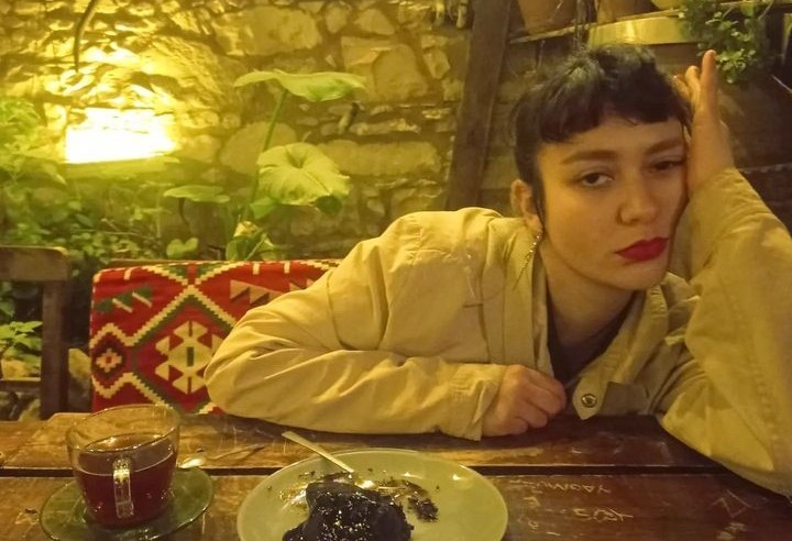 İzmir’in Urla ilçesinde Mimarlık Fakültesi 4’üncü sınıf öğrencisi genç kız