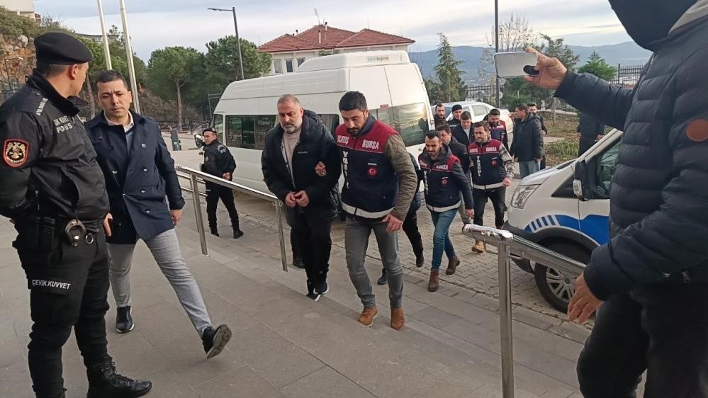 Bursa’daki kuyumcu fonu adı altında toplam 82 kişiden 500 milyon