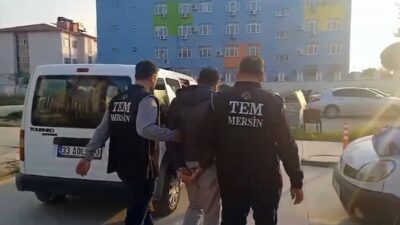 Mersin polisi, 15 Temmuz darbe girişimi esnasında kışladan çıkarak darbe