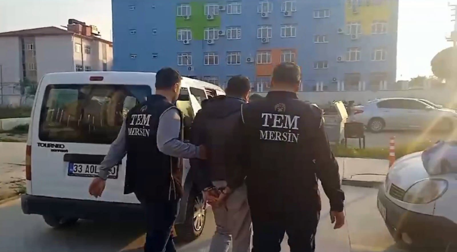 Mersin polisi, 15 Temmuz darbe girişimi esnasında kışladan çıkarak darbe