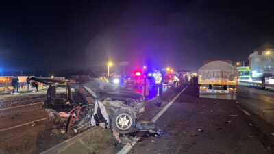 Sakarya’nın Hendek ilçesi D-100 kara yolunda 23 ve 21 yaşındaki