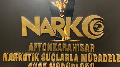 Afyonkarahisar’da yapılan yol uygulamasında durdurulan bir otomobilde uyuşturucu madde ve